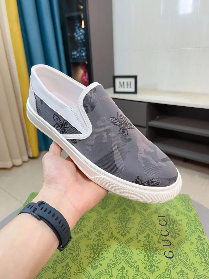 Men's shoes 💰360🌹🌹GUCCI [Gucci] New high-end brand of men's shoes, the latest fashionable casual men's shoes, trendy and versatile style, relaxed and sporty style, uppers imported from Italy, genuine leather lining and ultra-fine workmanship. Original personalized fashionable rubber wear-resistant outsole, light and comfortable on the foot, size 38-44